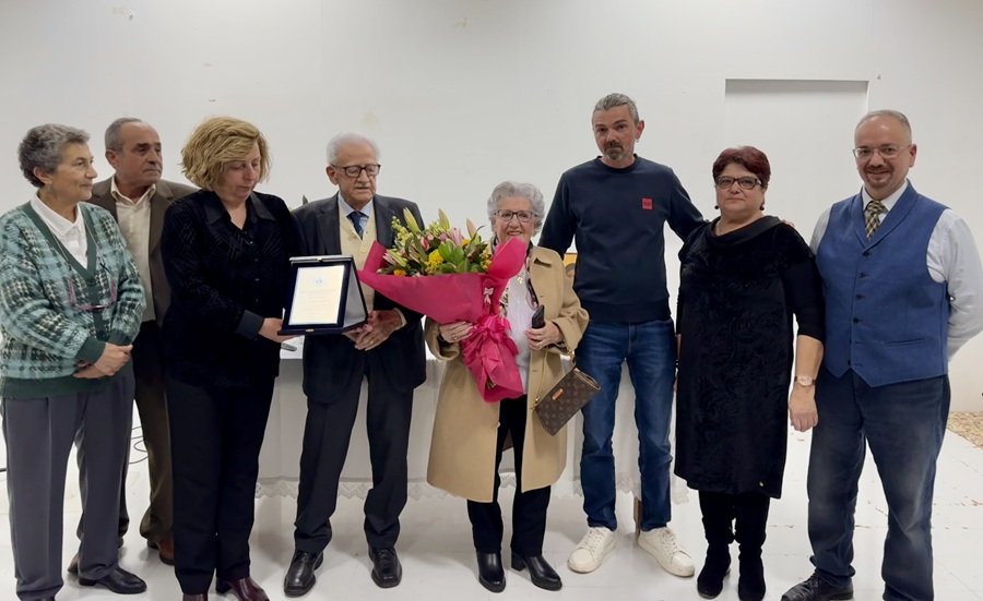 divmilos-timithike-gia-tin