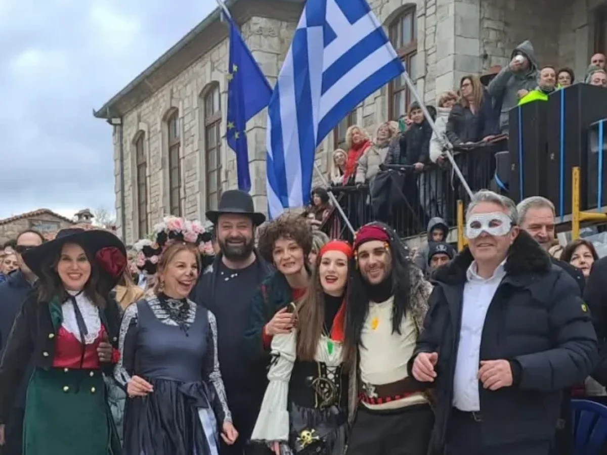 Ευφάνταστες στολές, σατιρική διάθεση και αστείρευτο κέφι στη μεγάλη καρναβαλική παρέλαση του Δήμου Πολυγύρου.