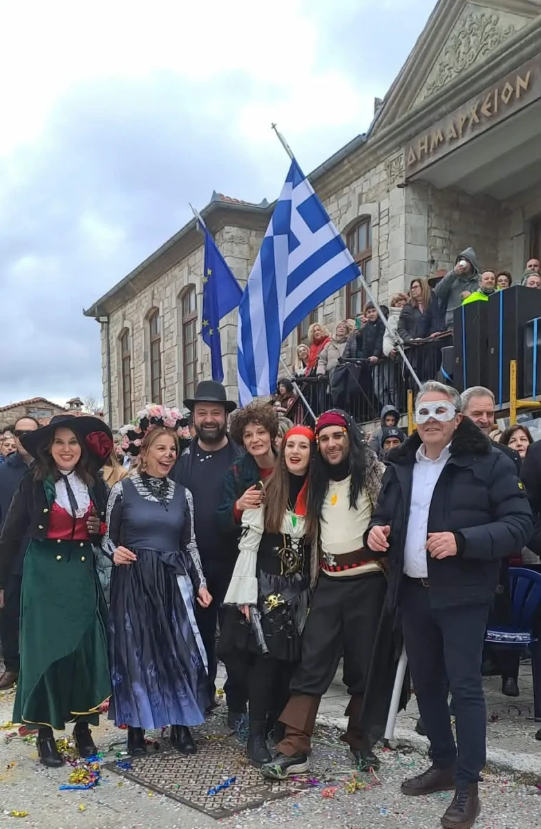 effantastes-stoles-satiriki-diathesi-ke