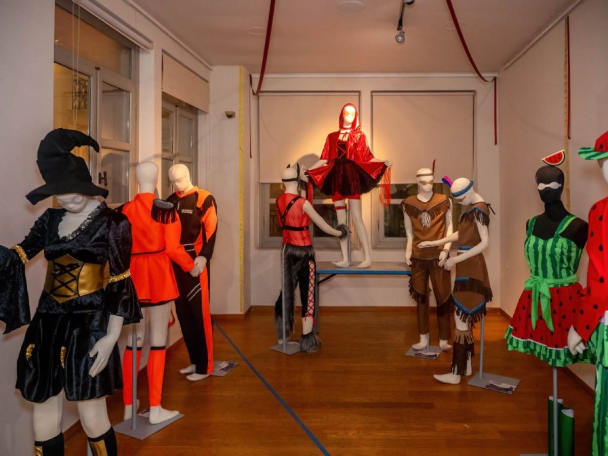 Εγκαίνια για την Έκθεση στολών του Ρεθεμνιώτικου Καρναβαλιού