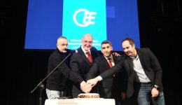 ekdilosi-me-vravefsis-sigklisis-se