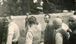 ekdilosi-timis-stous-200-kommounistes