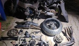 eklepsan-motosikleta-ke-tin-aposinarmologisan