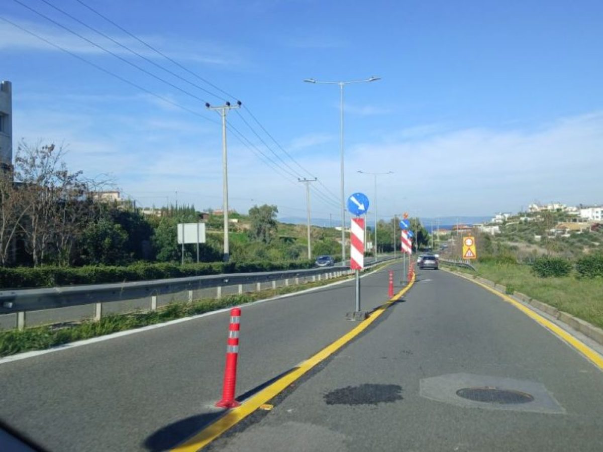 Έκλεισε για τα έργα η μία λωρίδα κυκλοφορίας στη λεωφόρο Μαραθώνος στον Νέο Βουτζά