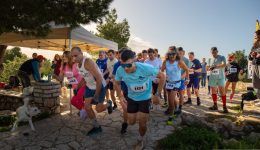 enas-diaforetikos-agonas-dromou-to-1