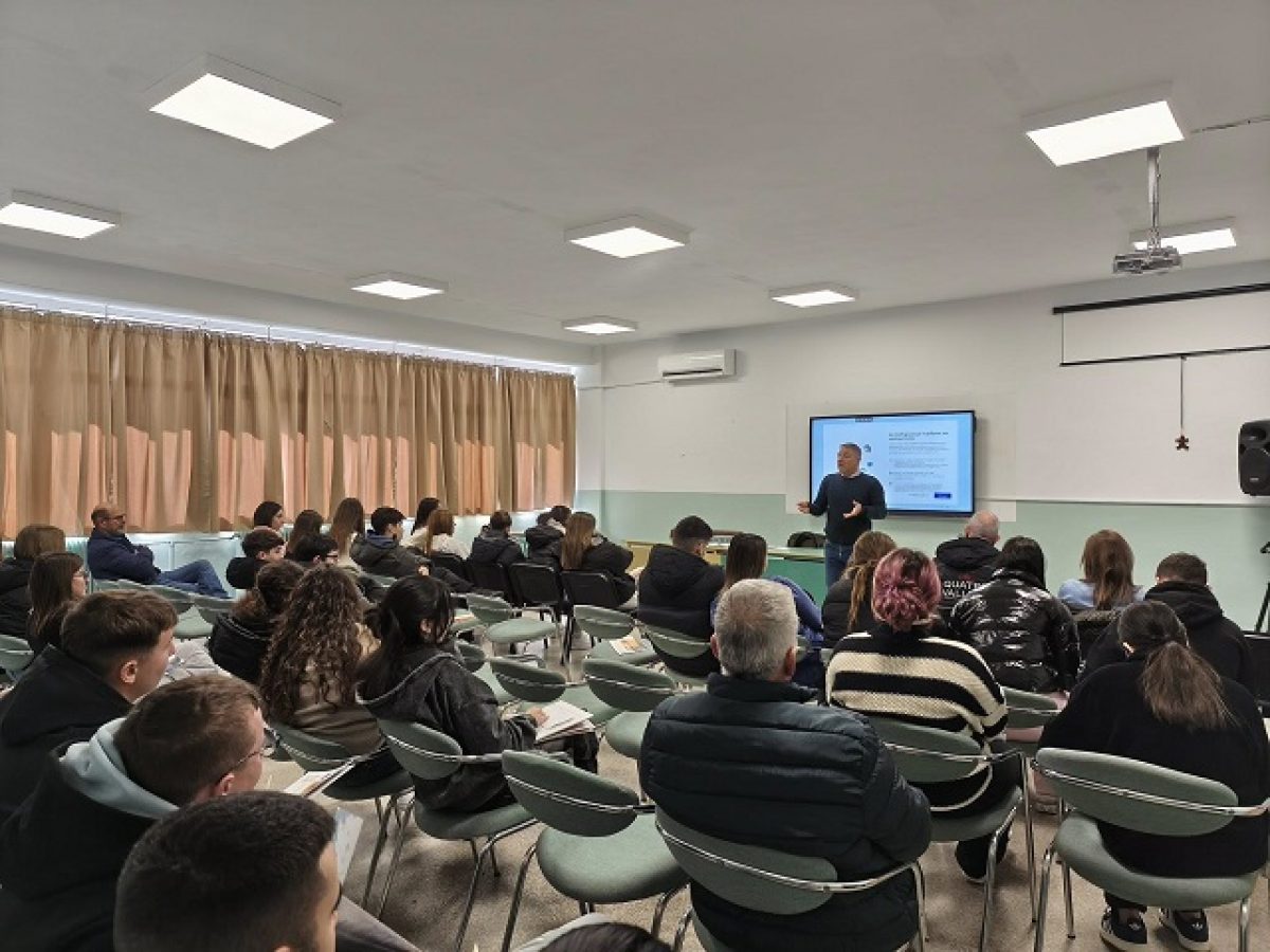 Ενημερωτικές Ημερίδες για τους μαθητές στα σχολεία του Δήμου Δυτικής Λέσβου