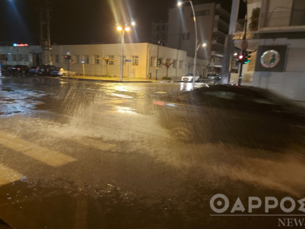 Έντονη βροχή και χαλάζι στην Καλαμάτα