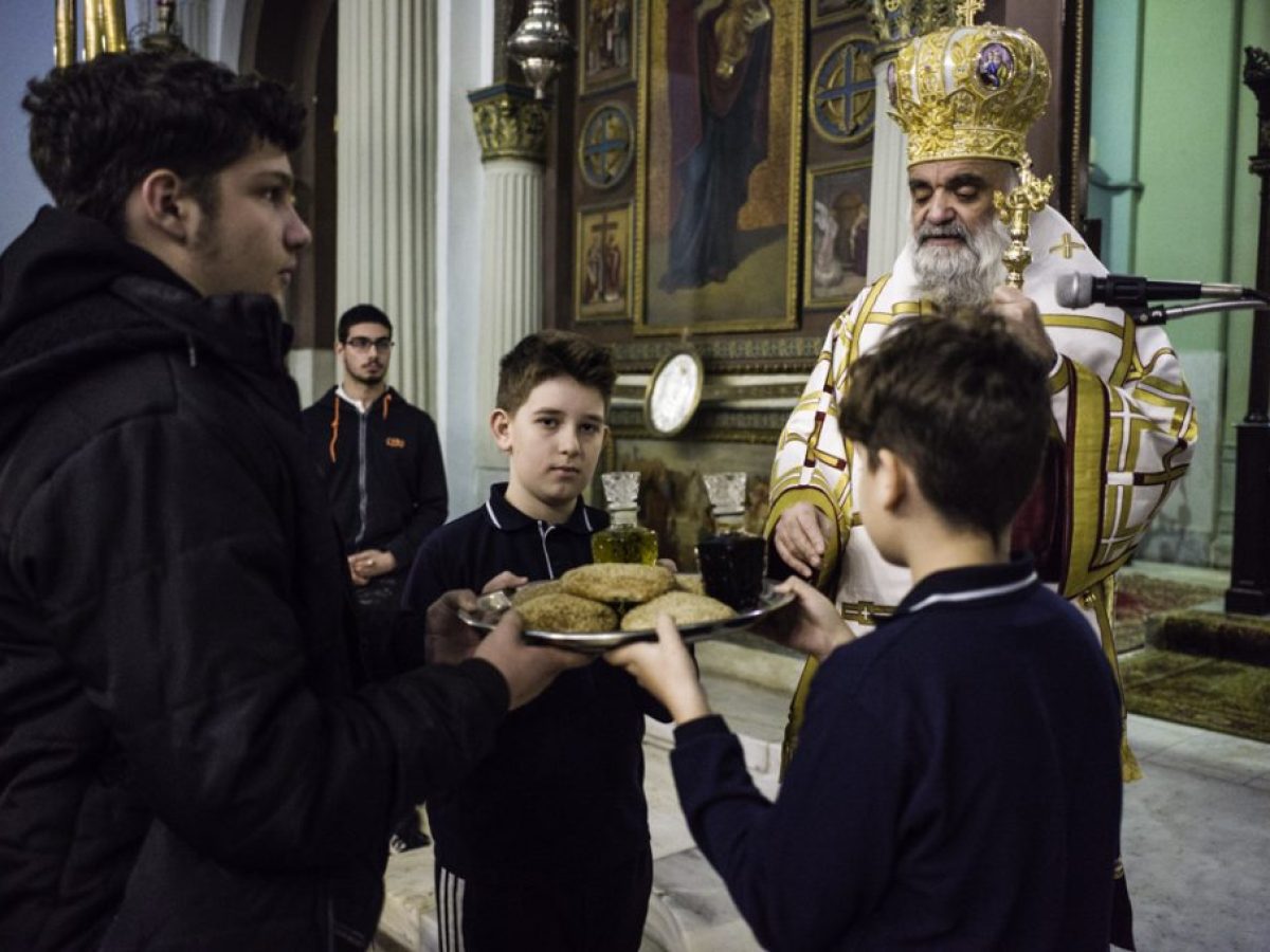 Εορτασμός των Τριών Ιεραρχών και μνημόσυνο των Αδελφών Αμπέτ και των κεκοιμημένων εκπαιδευτικών στον Άγιο Κωνσταντίνο