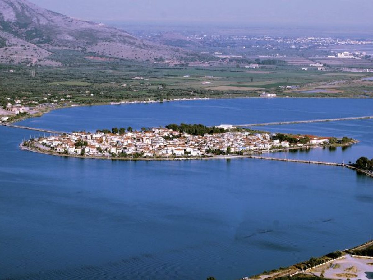 Επετειακή Έκθεση Φορεσιάς – Οπλισμού Ιστορικών Κειμηλίων και Φωτογραφιών στο Αιτωλικό