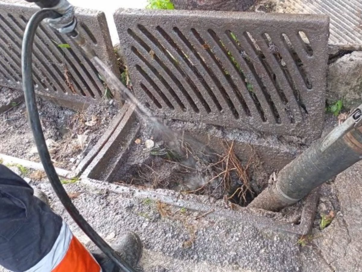 «Επιχείρηση» καθαρισμών φρεατίων από τον Δήμο