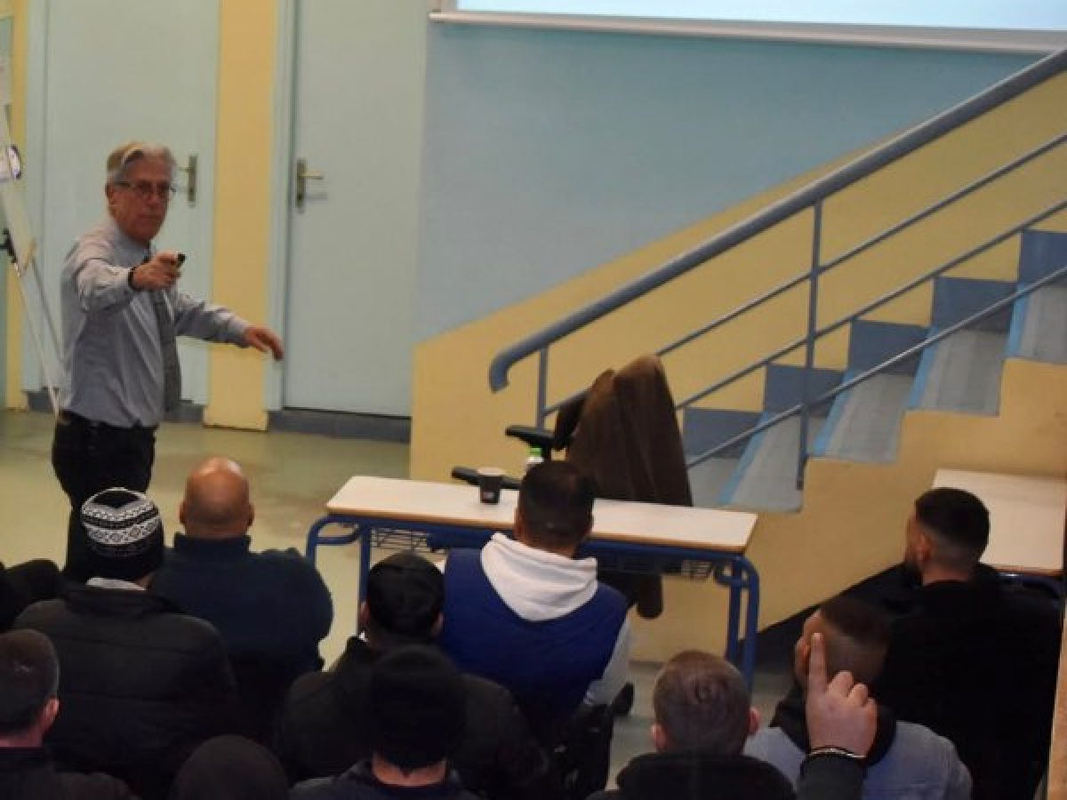 Επίσκεψη του Ομότιμου Καθηγητή κ. Ιωάννη Κουτεντάκη στο 2ο ΣΔΕ Τρικάλων