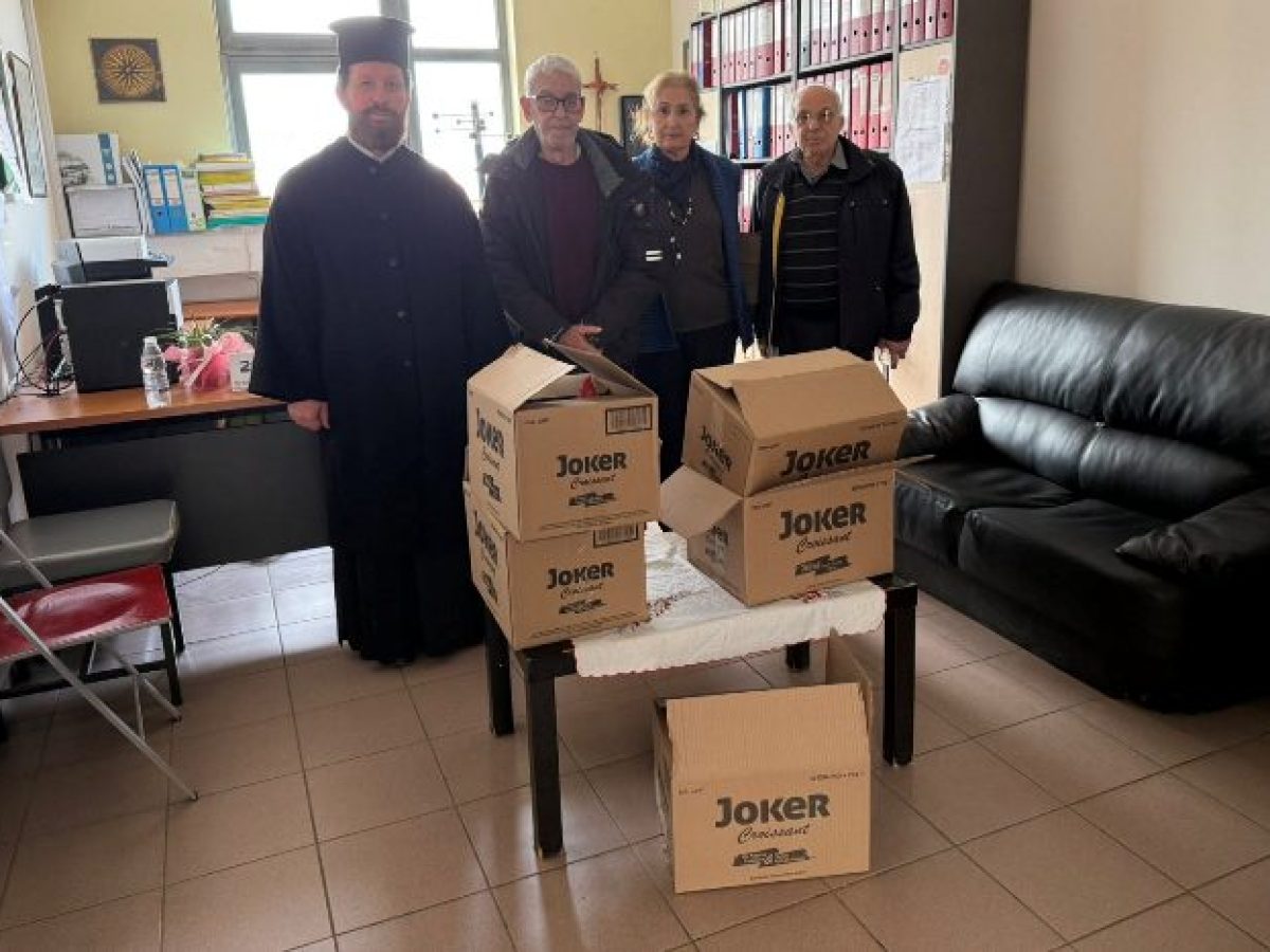 Επίσκεψη του πατρός Κωνσταντίνου με συνεργάτες του Ιερού Ναού Αγίου Αποστόλου Ανδρέου στο ΕΠΑΛ Λαυρίου