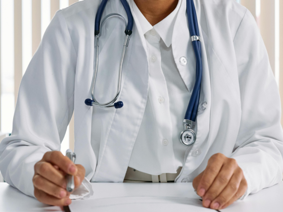 «Έπρεπε να τον αφήσω να πεθάνει»: Προκλητική στάση από καρδιοχειρουργό μετά την καταδίκη για χρηματισμό