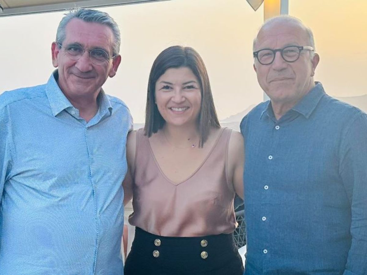 ΕΠΑΡΧΟΣ ΘΗΡΑΣ:Με ιδιαίτερη ικανοποίηση ανακοινώνω την ένταξη στο Τεχνικό Πρόγραμμα της Περιφέρειας Νοτίου Αιγαίου έργων που αφορούν το επαρχιακό οδικό δίκτυο της Π.Ε Θήρας.