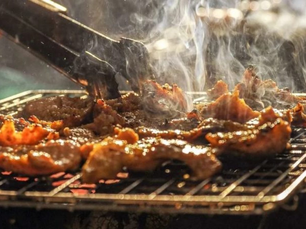 Έρχεται παραδοσιακό γλέντι για την Τσικνοπέμπτη στην Εύβοια