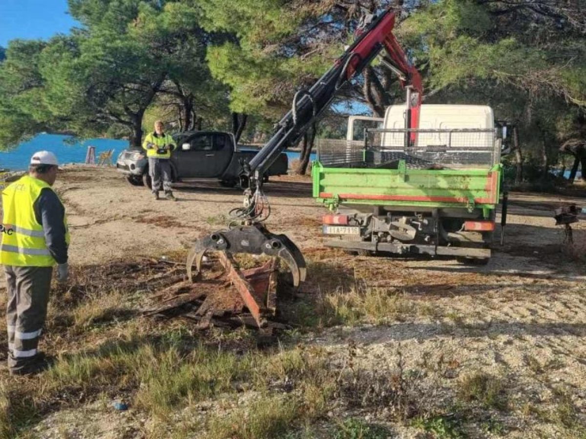 Εργασίες καθαριότητας Δήμου Κασσάνδρας – Με συνέπεια και καθημερινή φροντίδα για τον δημόσιο χώρο