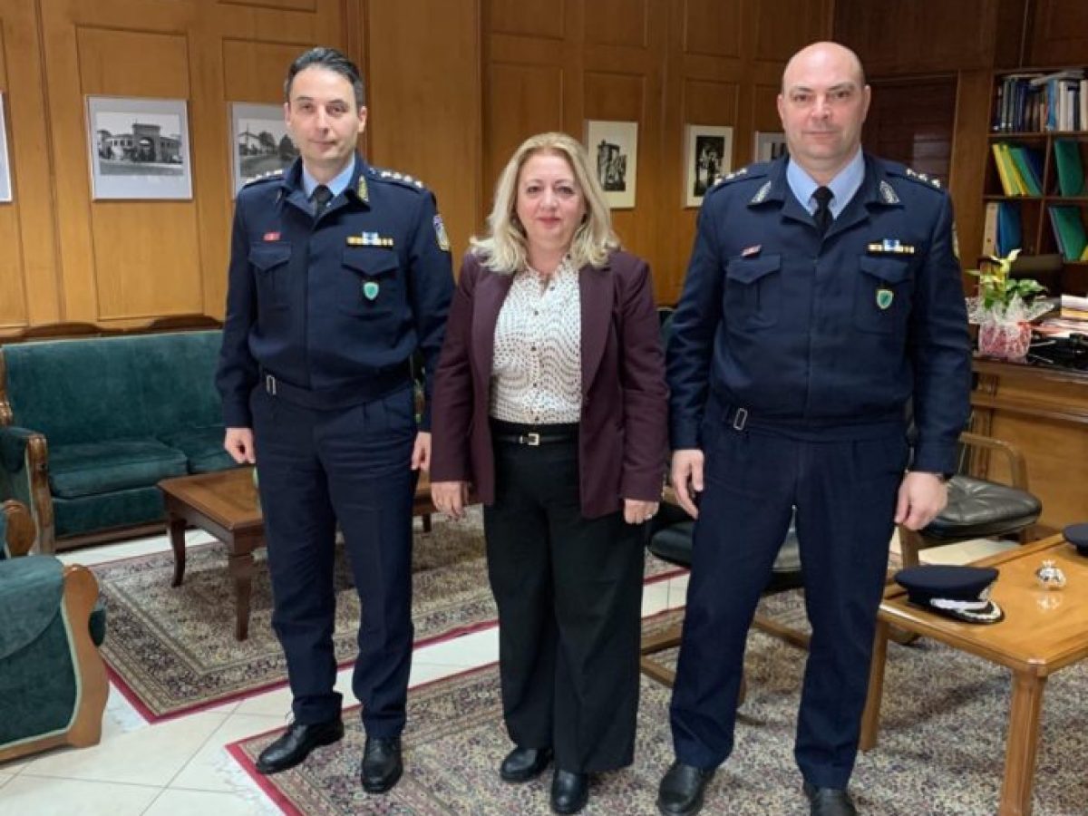 Εθιμοτυπική συνάντηση της Αντιπεριφερειάρχη Π.Ε. Τρικάλων Χρύσας Ντιντή με τη νέα ηγεσία της  Διεύθυνσης Αστυνομίας Τρικάλων