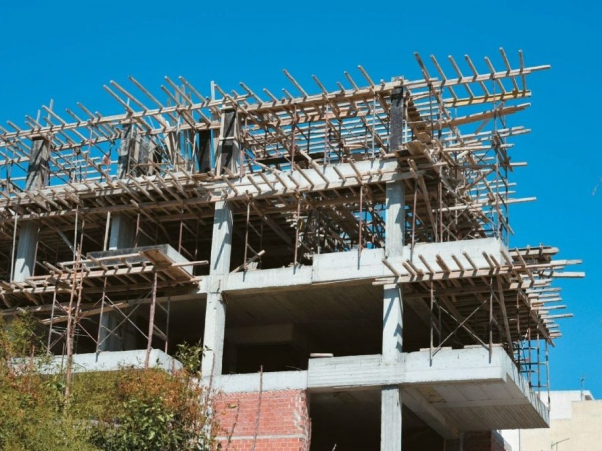 Αιτωλοακαρνανία: Δεύτερη ευκαιρία στις «παγωμένες» οικοδομικές άδειες – Παράταση από το ΥΠΕΝ για το περιβαλλοντικό ισοδύναμο