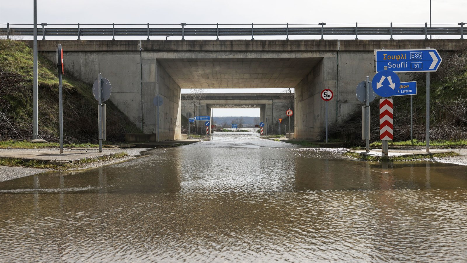 evros-i-machi-me-ta