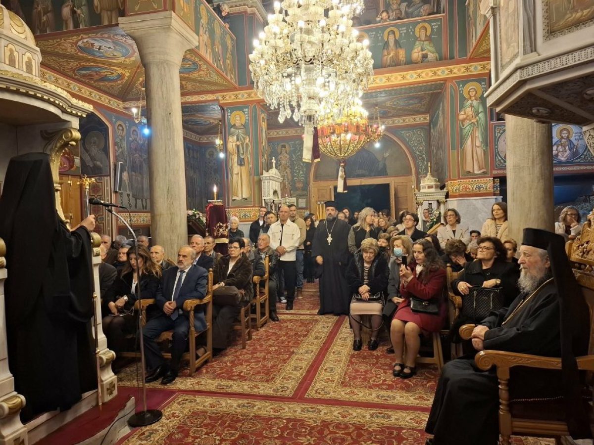 Εύβοια: Με λαμπρότητα γιόρτασαν τον Όσιο Λουκά σε αυτό το γραφικό χωριό (pics)