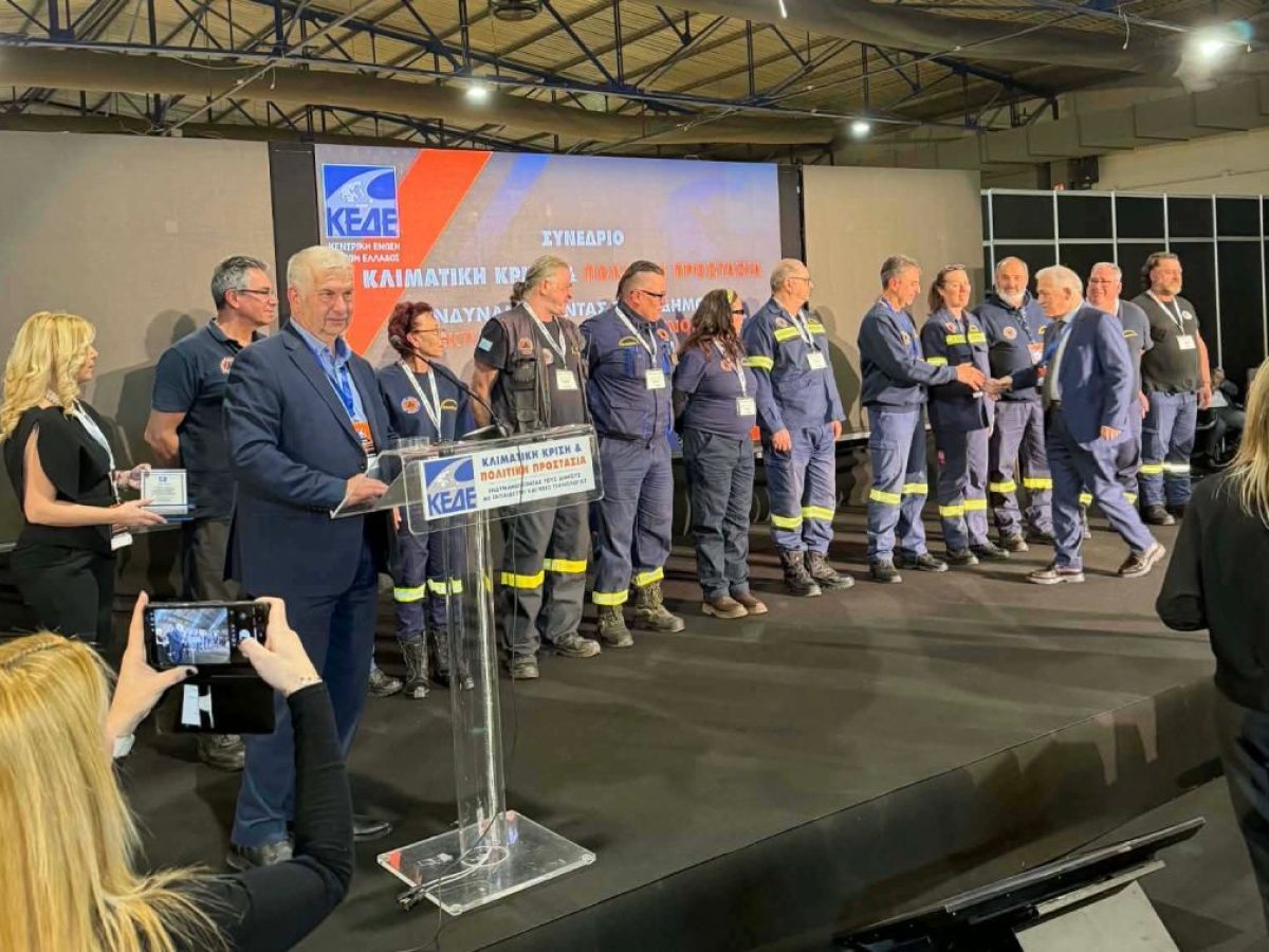 Εύβοια: Βραβεύτηκαν οι εθελοντές του συλλόγου fetes club 4×4 από την ΚΕΔΕ