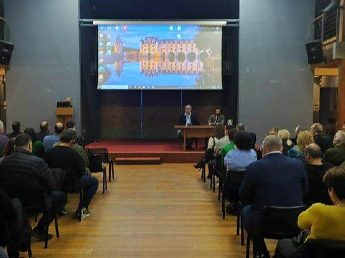 ΦΩΤΟ | “Μέχρι τον Ιούνιο η Δημοτική Αγορά θα βρίσκεται σε πλήρη λειτουργία”