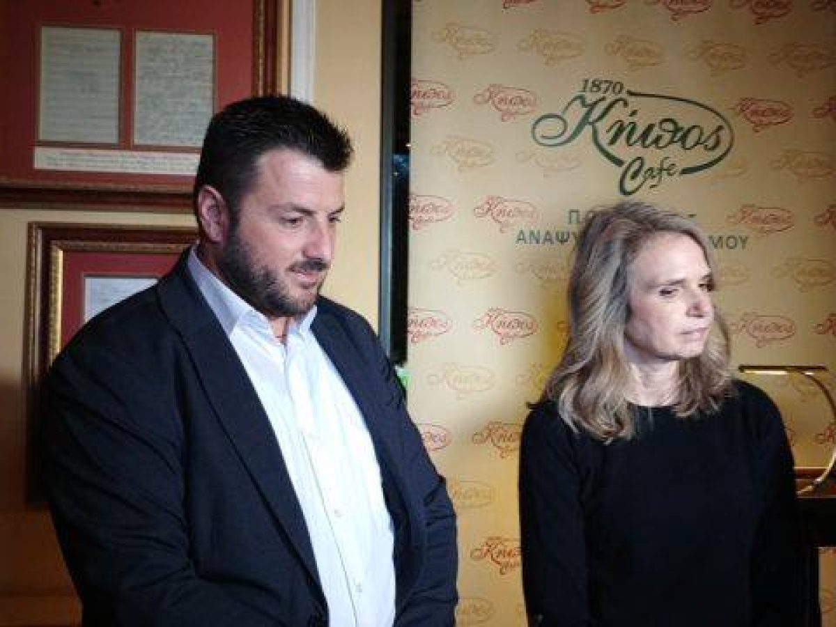 ΦΩΤΟ | Παρουσία της Μιλένας Αποστολάκη η κοπή της πίτας της Ν.Ε. Χανίων του ΠΑΣΟΚ