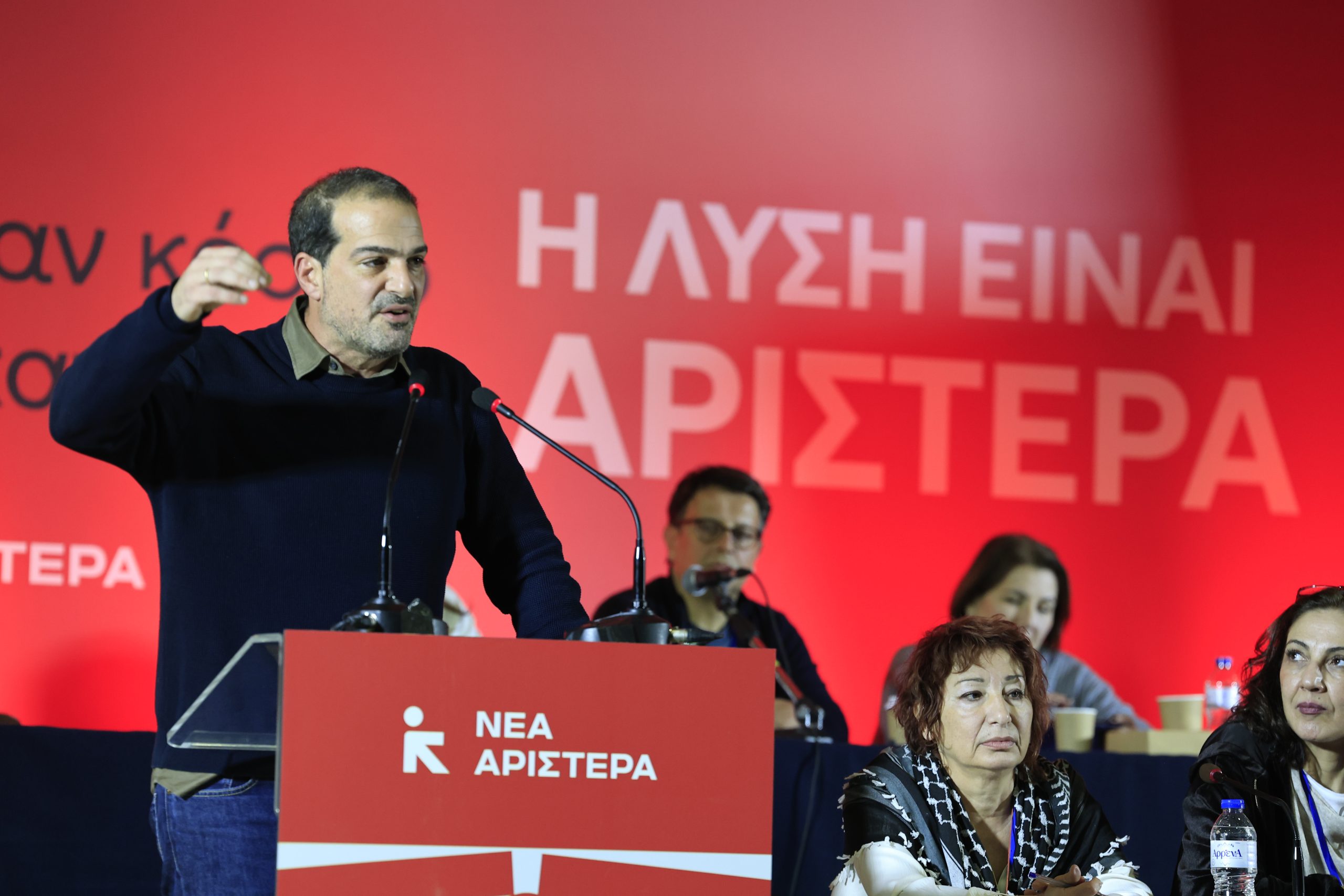 g.-sakellaridis-emis-chtizoume-to