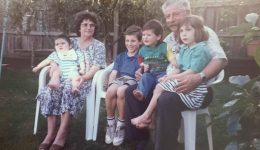 giagia-ke-pappous-i-siopili-1