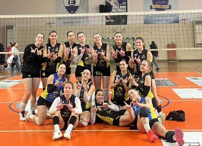 i-&Alpha;ekomotinis-ginekio-volleyball-apektise-1