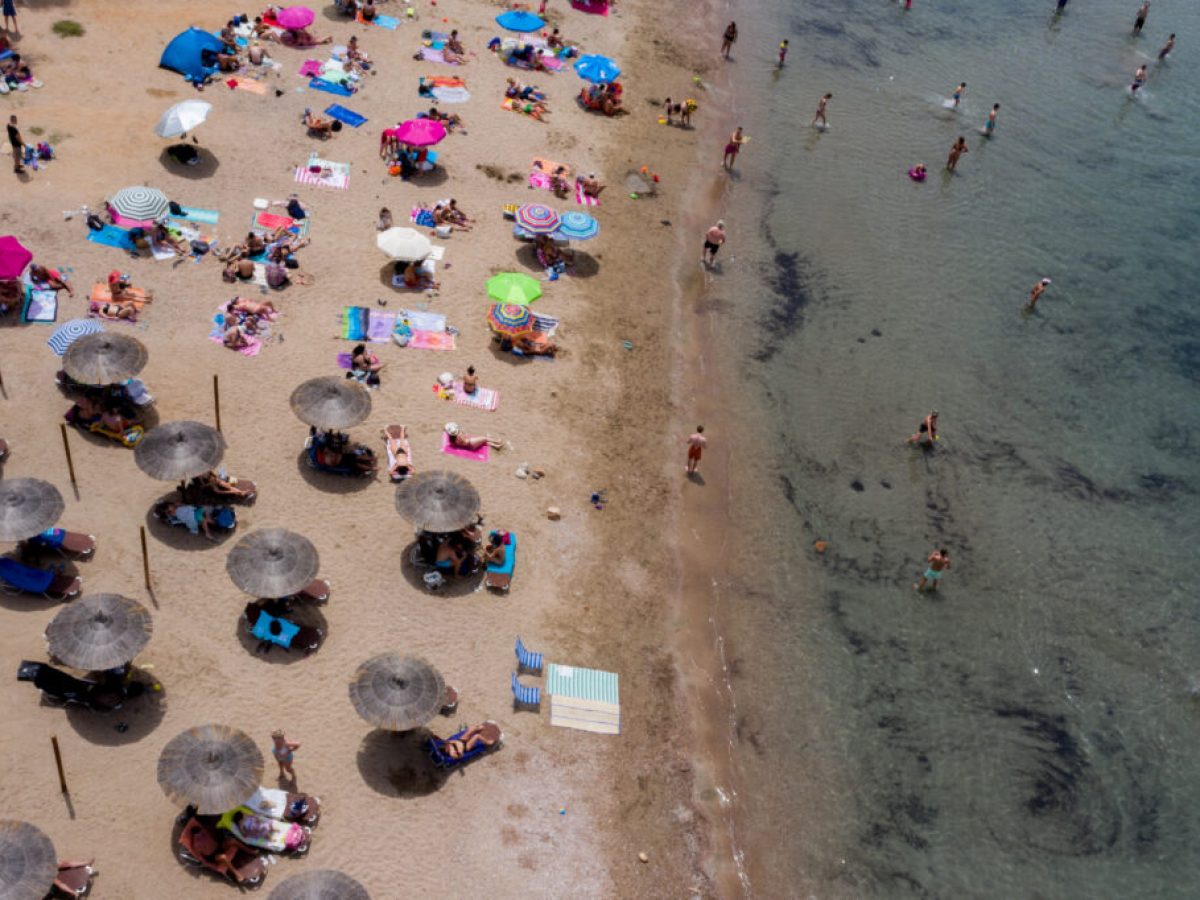 Η διακήρυξη για την παραχώρηση απλής χρήσης αιγιαλού με δημοπρασία στους Δήμους Ληξουρίου, Σάμης και Ιθάκης