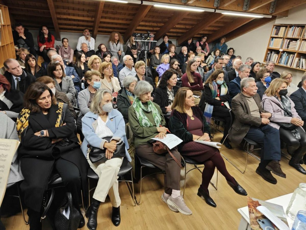 &Eta; &laquo;&Delta;&Iota;&Epsilon;&Xi;&Omicron;&Delta;&Omicron;&Sigma;&raquo; &laquo;&Pi;&Lambda;&Eta;&Mu;&Mu;&Upsilon;&Rho;&Iota;&Sigma;&Epsilon;&raquo; &Tau;&Omicron;&Nu; &Kappa;&Epsilon;&Rho;&Alpha;&Mu;&Epsilon;&Iota;&Kappa;&Omicron; &Mu;&Epsilon; &Iota;&Sigma;&Tau;&Omicron;&Rho;&Iota;&Alpha; &Sigma;&tau;&rho;&omicron;&gamma;&gamma;&upsilon;&lambda;ό &tau;&rho;&alpha;&pi;έ&zeta;&iota; &mu;&nu;ή&mu;&eta;&sigmaf; &gamma;&iota;&alpha; &tau;&alpha; 200 &chi;&rho;ό&nu;&iota;&alpha; &alpha;&pi;ό &tau;&eta;&nu; Έ&xi;&omicron;&delta;&omicron;