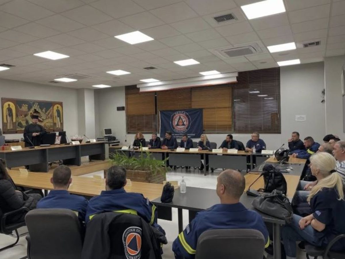 Η Εθελοντική Ομάδα Δασοπροστασίας Δήμου Ραφήνας Πικερμίου έκοψε την βασιλόπιτα