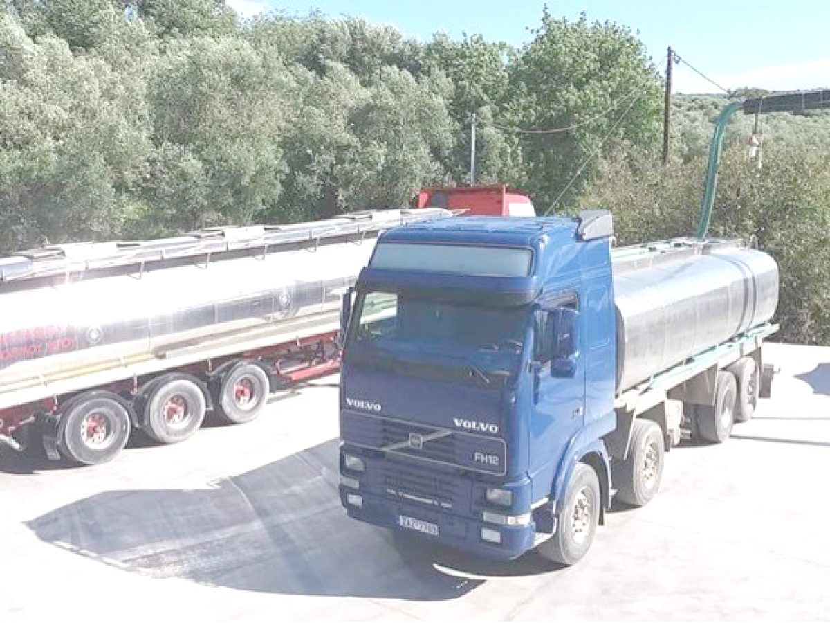 Οι υδρομεταφορείς καταγγέλλουν τον Δήμο για παροχή νέων αδειών υδρομεταφοράς με αδιαφανείς διαδικασίες