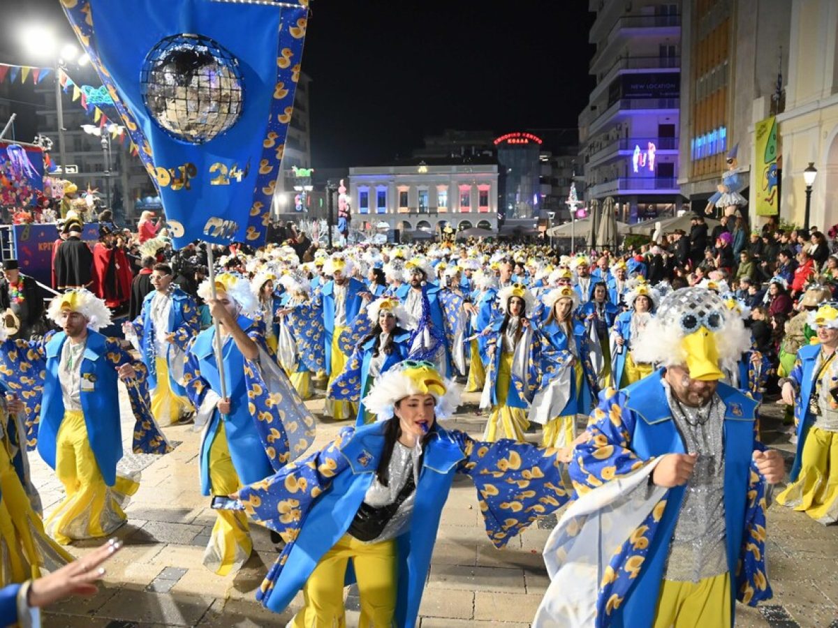 Η καρναβαλική Πάτρα γνώρισε την πιο λαμπρή νύχτα της – Χιλιάδες καρναβαλιστές απογείωσαν τη νυχτερινή ποδαράτη (φωτο+video)