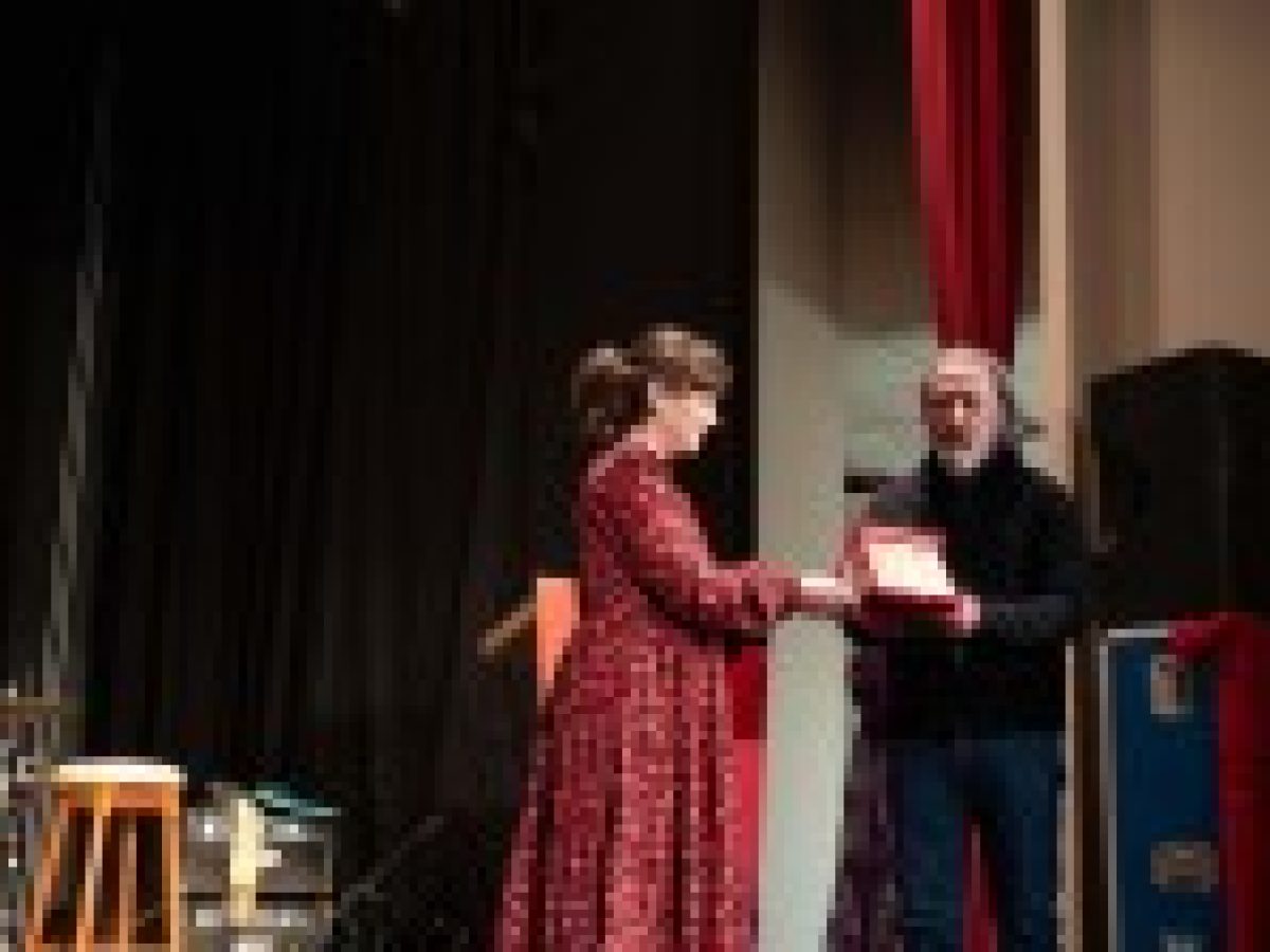 Η Κομματική Οργάνωση Πρέβεζας του ΚΚΕ τίμησε τον ποιητή Άλκη Αλκαίο