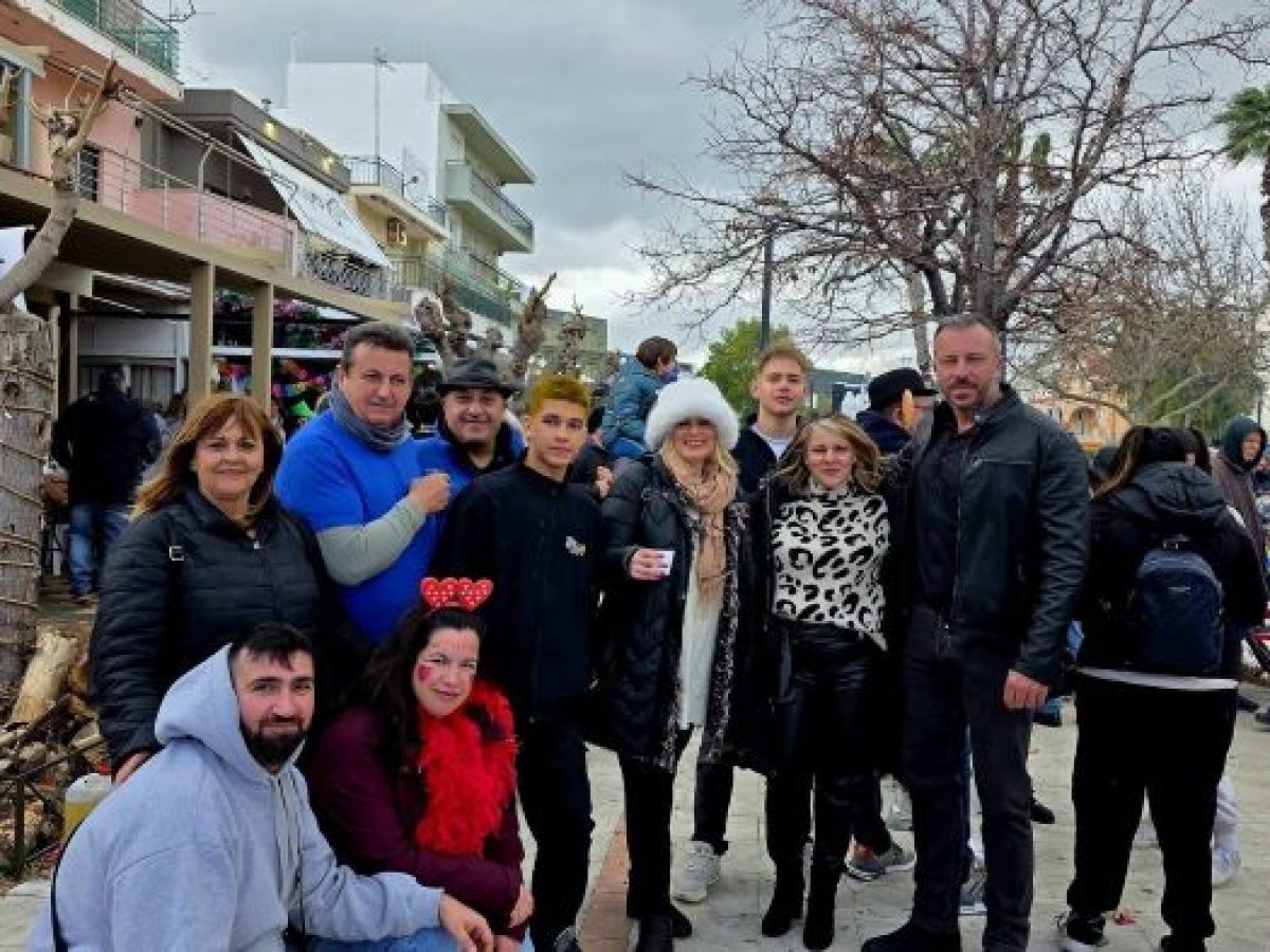 &Omicron;&iota; &Kappa;&rho;ή&tau;&epsilon;&sigmaf; &Rho;&alpha;&phi;ή&nu;&alpha;&sigmaf; &ndash; &Pi;&iota;&kappa;&epsilon;&rho;&mu;ί&omicron;&upsilon; &gamma;&lambda;έ&nu;&tau;&eta;&sigma;&alpha;&nu; &mu;&epsilon; &tau;&eta;&nu; &psi;&upsilon;&chi;ή &tau;&omicron;&upsilon;&sigmaf; &sigma;&tau;&eta;&nu; &kappa;&epsilon;&nu;&tau;&rho;&iota;&kappa;ή &pi;&lambda;&alpha;&tau;&epsilon;ί&alpha; &Rho;&alpha;&phi;ή&nu;&alpha;&sigmaf;