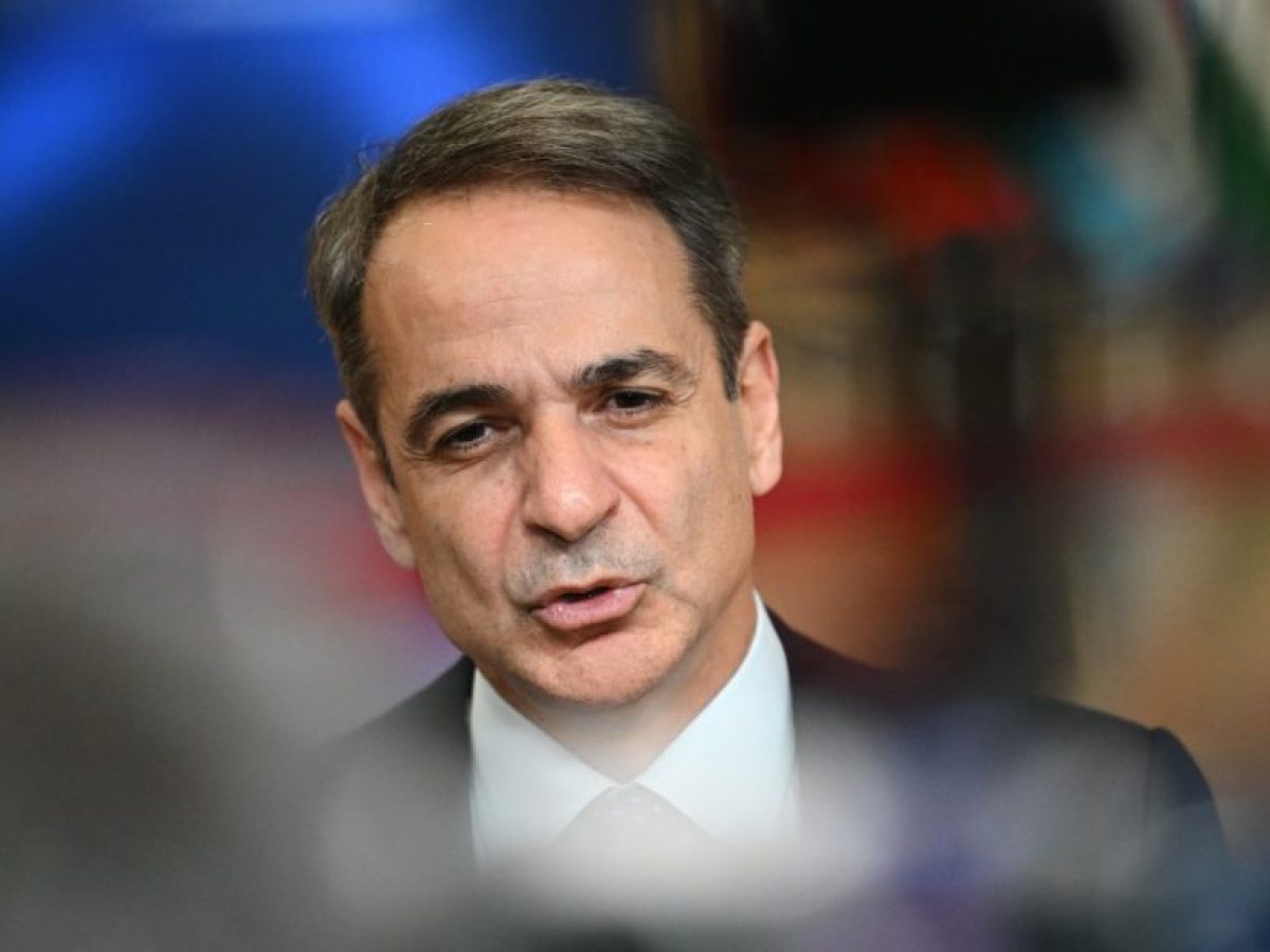 Η μυστική δημοσκόπηση του Μαξίμου: Χάνει συντριπτικά στους επαγγελματίες – Την κρατούν πρώτη συνταξιούχοι, δημόσιοι υπάλληλοι και νοικοκυρές
