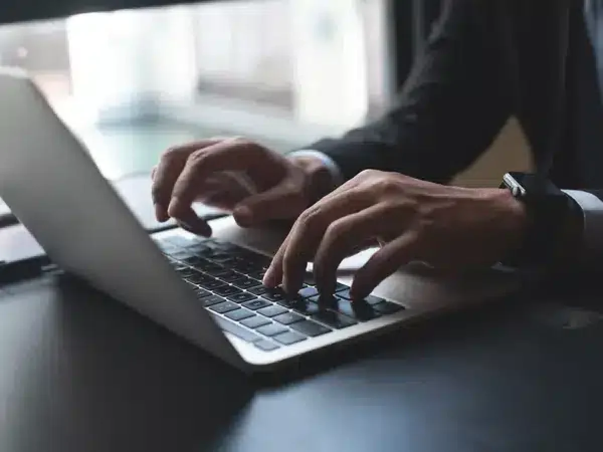 Οι νέοι Έλληνες «παντρεύτηκαν» την AI: Πρώτοι στη χρήση τεχνητής νοημοσύνης στην Ευρώπη