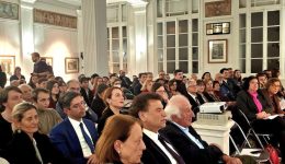 i-pagkosmia-imera-ellinikis-glossas-6