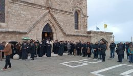 i-rodos-apochereta-apopse-ton