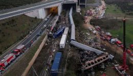 i-sigkentrosis-gia-ta-tempi