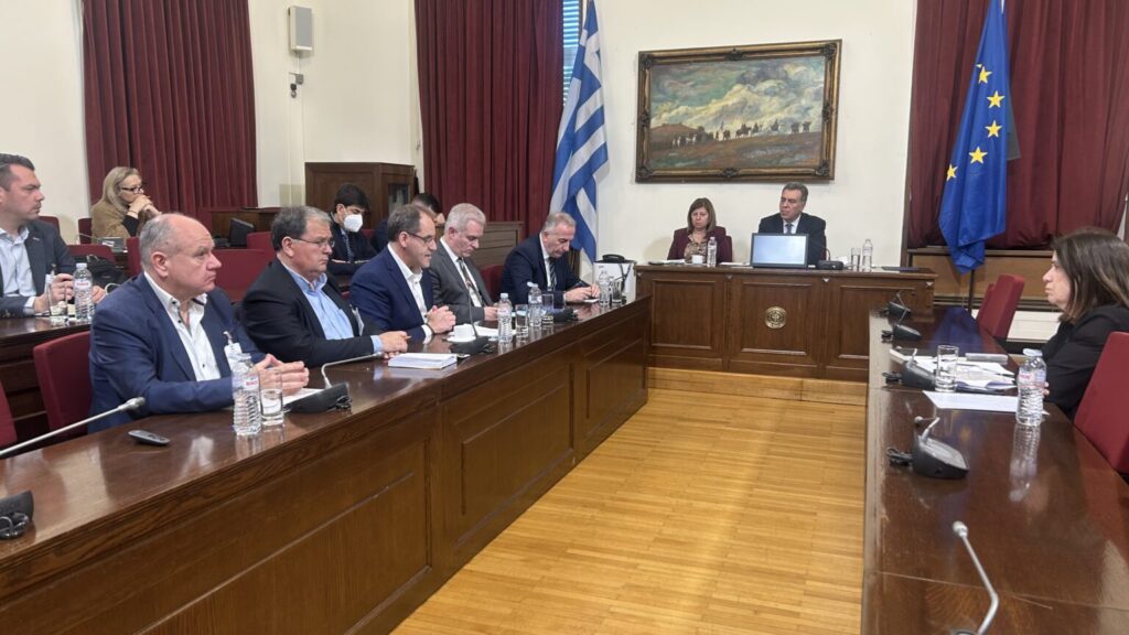 i-stirixi-ke-i-anaptixi