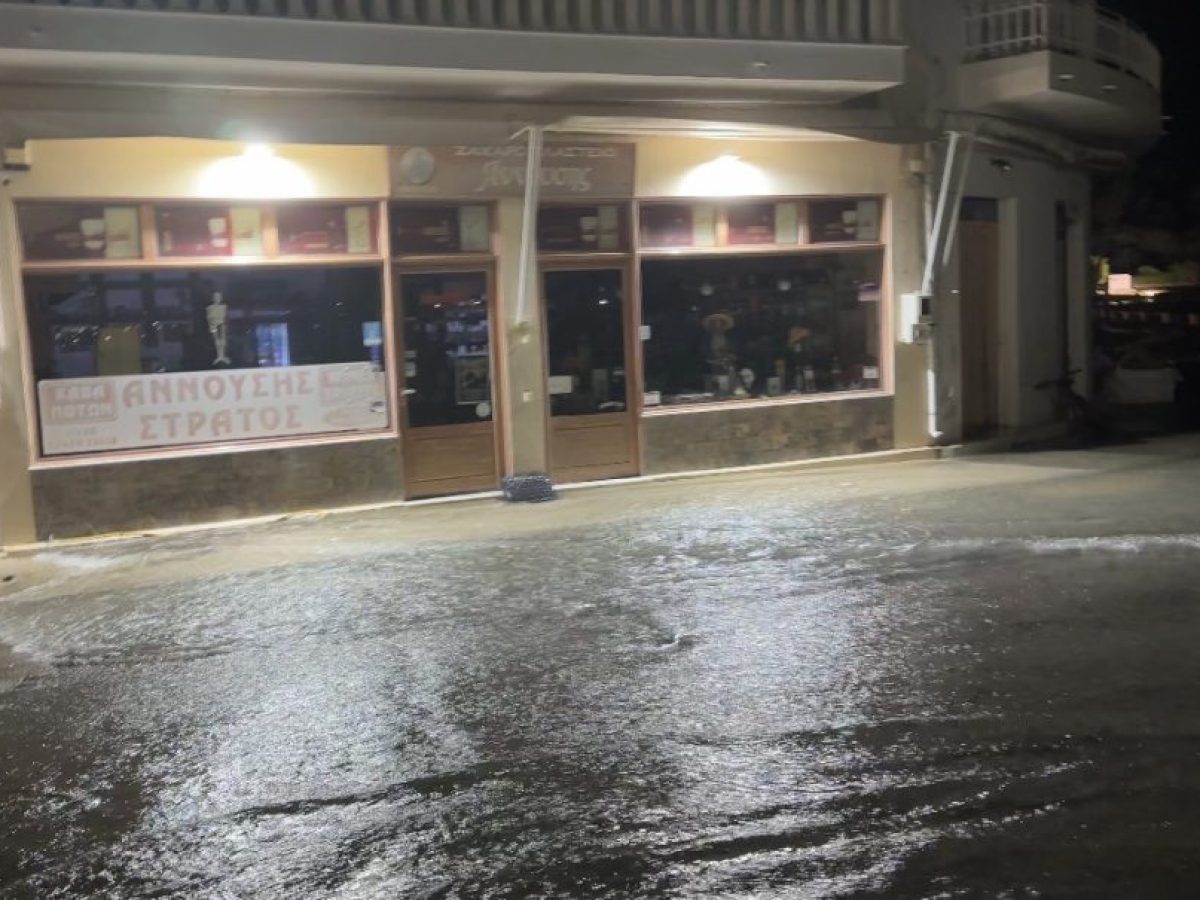 Η θάλασσα «κατάπιε» την παραλιακή του Λακκίου στη Λέρο  – Εικόνες σοκ από το ρεπορτάζ της 12nisospress