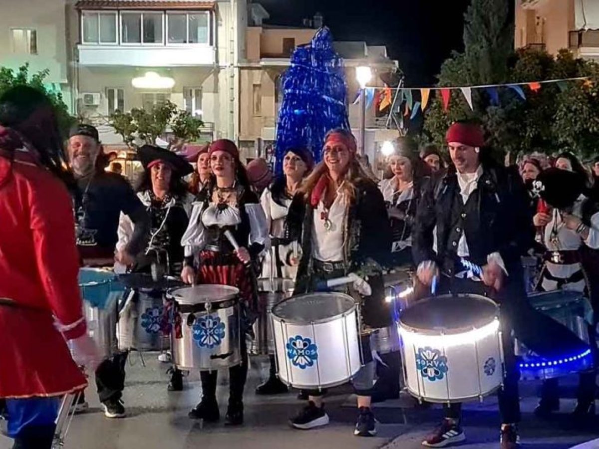 Η Άγιος Νικόλαος σε αποκριάτικους ρυθμούς… η παρέλαση των κλόουν (βίντεο)