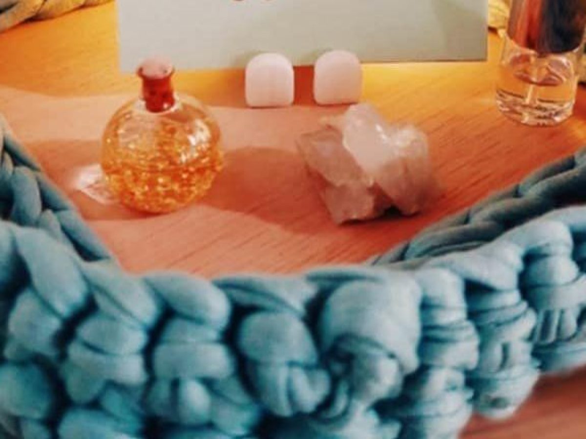 Η Ανοιχτή Βεντάλια στην Ακτή της Λιάνας Λουκίδου (Ελεύθερη Γραφή)