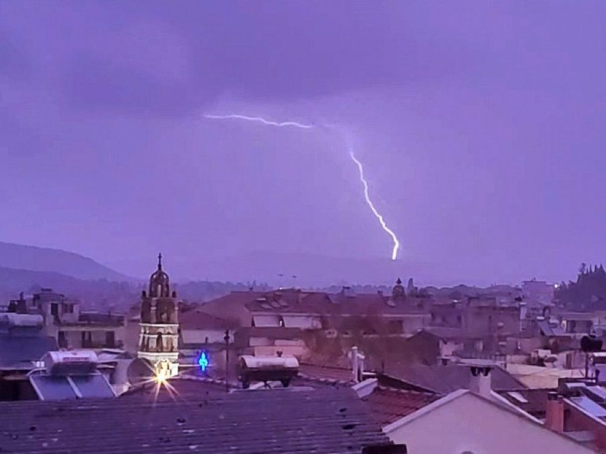 Ήχησε το 112 στη Λάρισα για έκτακτα καιρικά φαινόμενα