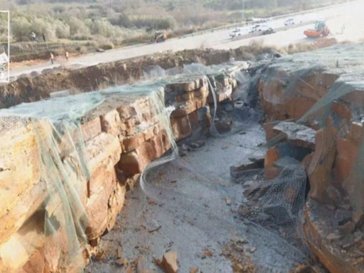 Ιόνια Οδός: Κλειστός επ’ αόριστον ο δρόμος στη Συκούλα – Εικόνες μέσα από το ρήγμα