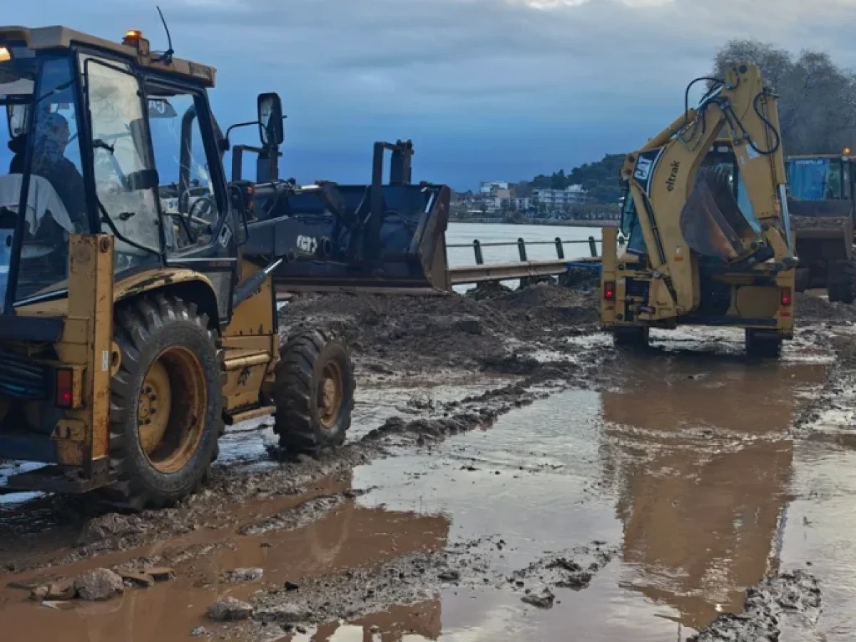 Υπεράνθρωπες προσπάθειες για την αποκατάσταση των ζημιών στον Κάλαμο από την κακοκαιρία