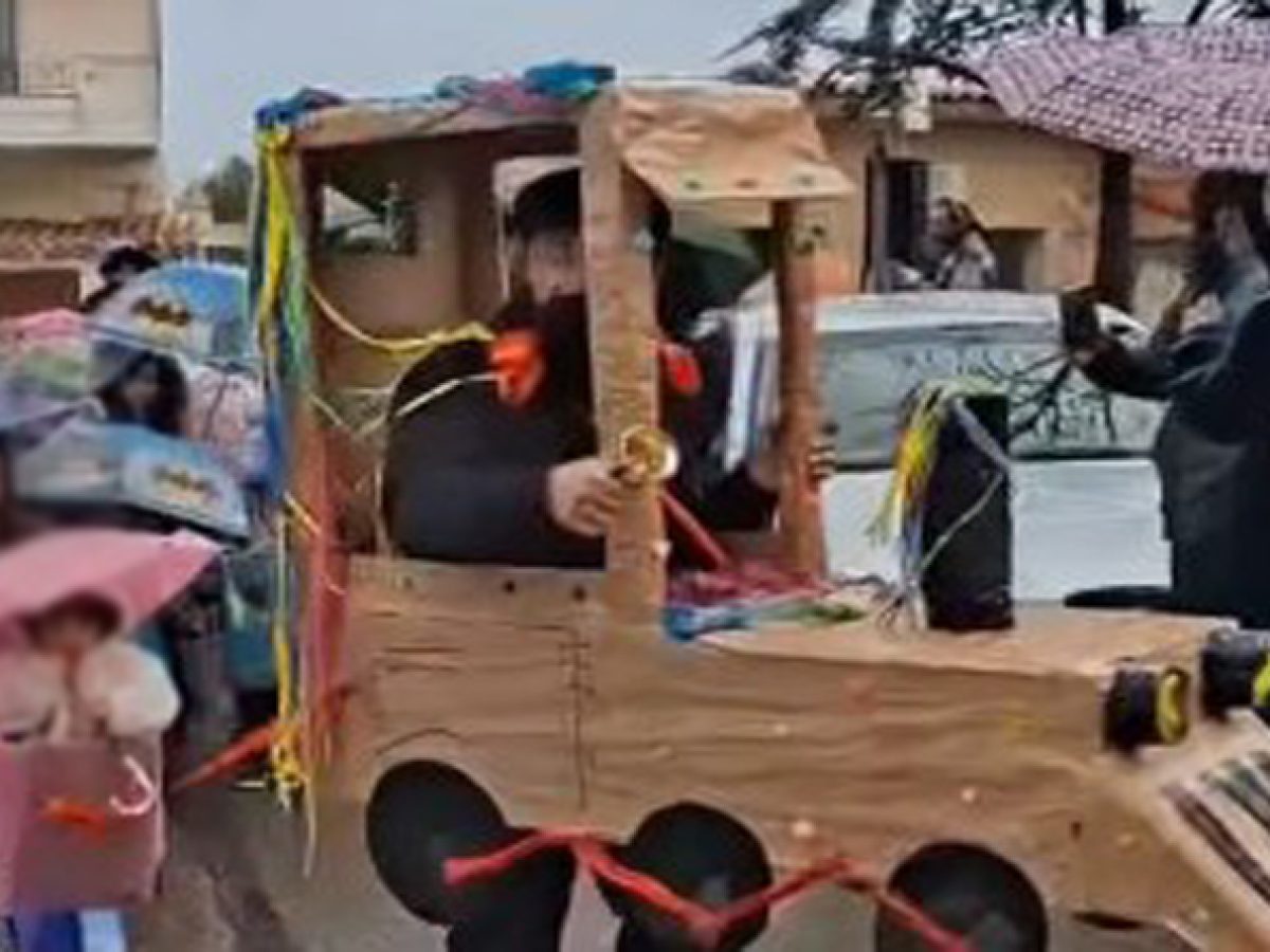 Υπό βροχή το Καρναβάλι στον Βαρνάβα! (βίντεο)